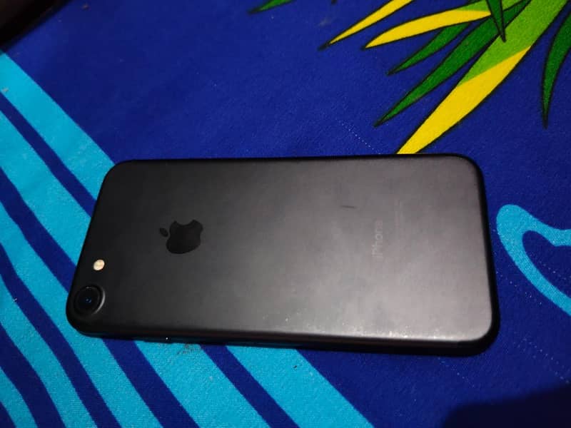 Apple iPhone 7 4