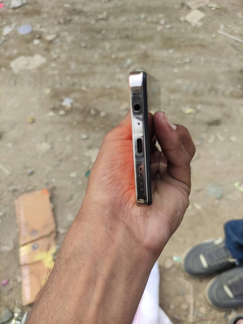 Infinix Note 30 5
