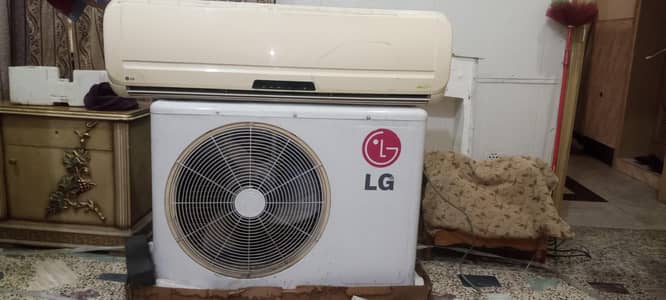 LG used AC in good condition