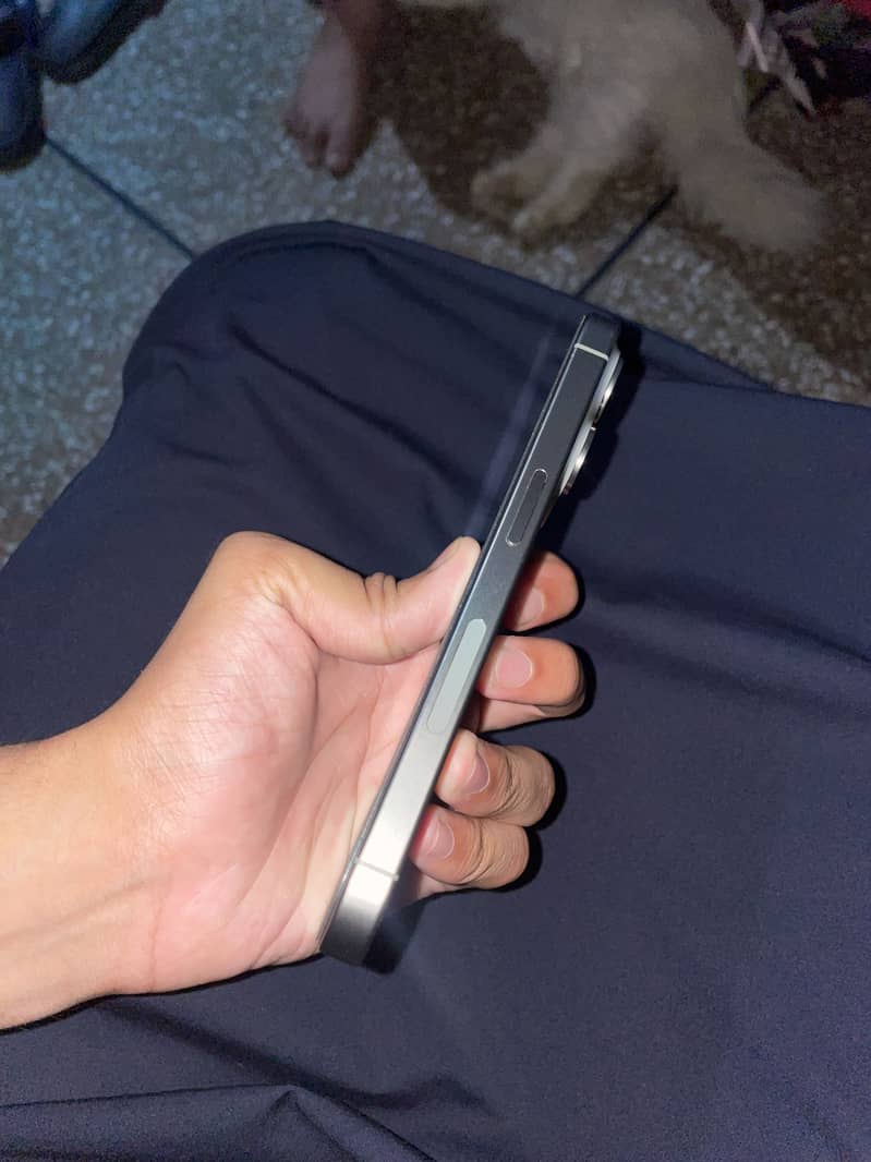 Apple iPhone 15 Pro 4