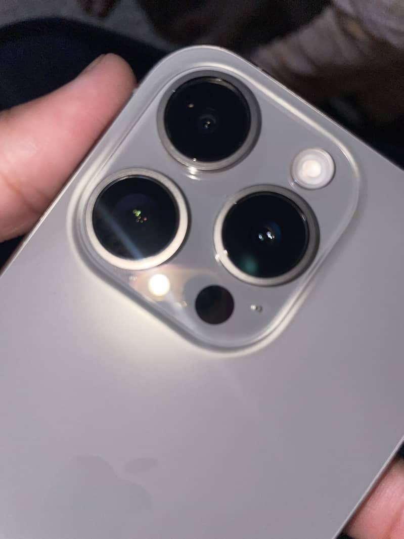 Apple iPhone 15 Pro 6
