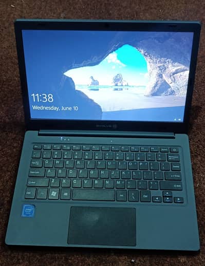 Laptop Evolve III Maestro 4GB RAM 64GB lightweight for Students 10/10
