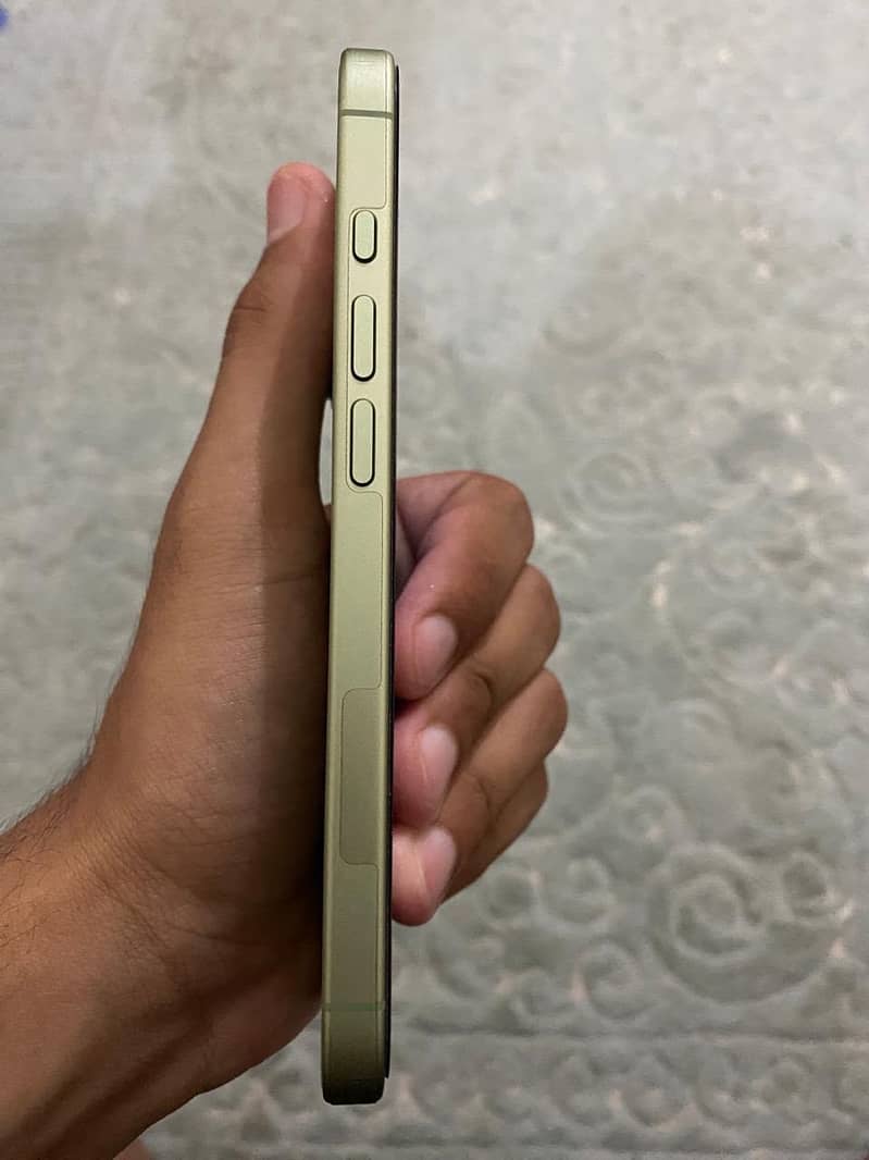 Apple iPhone 17 6