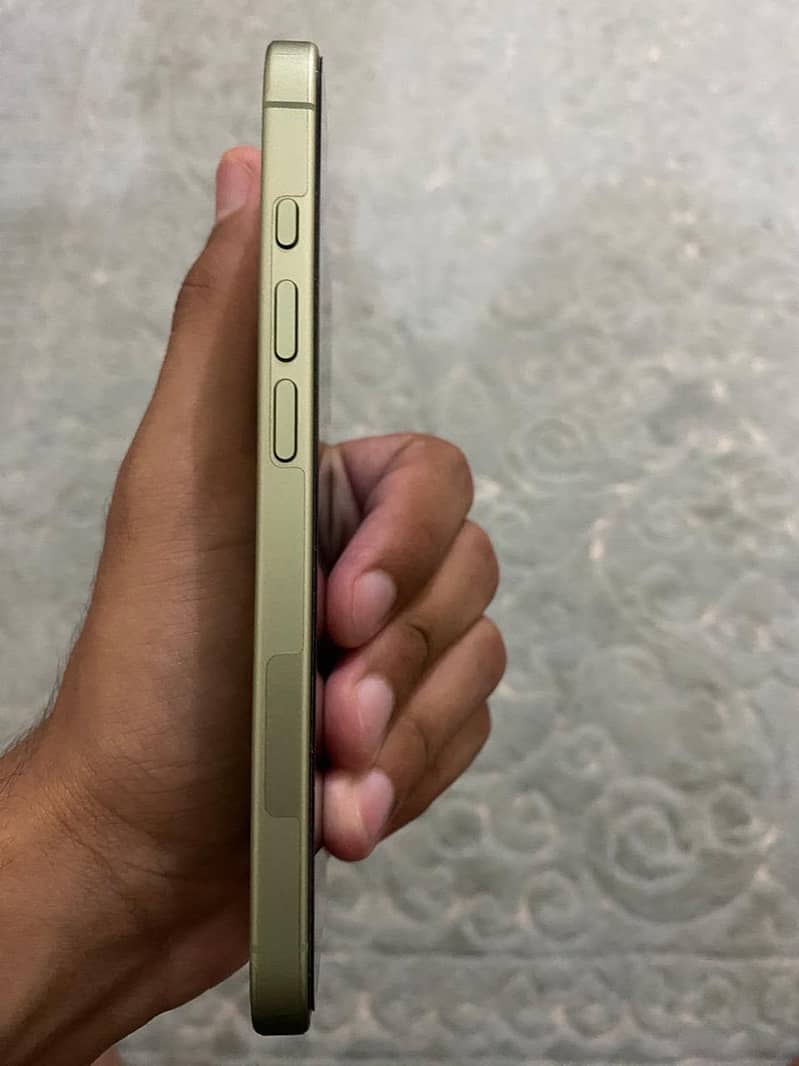 Apple iPhone 17 7