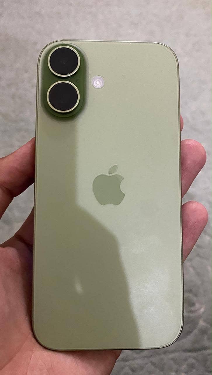 Apple iPhone 17 8