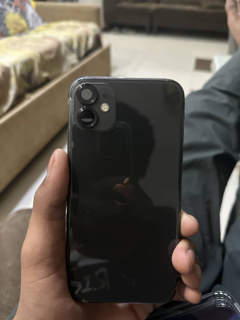 Apple iPhone 11 4