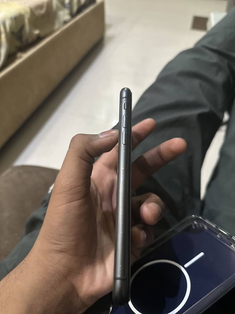 Apple iPhone 11 5