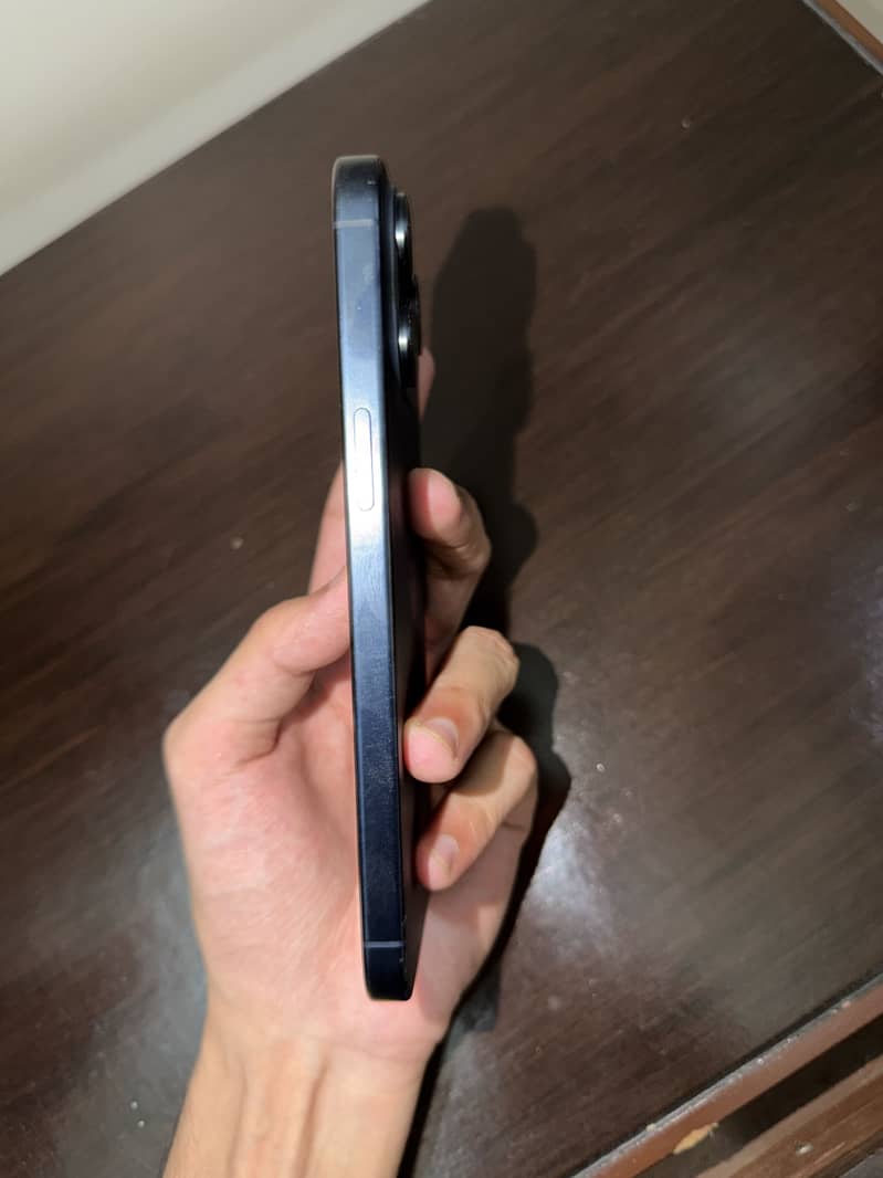 iPhone 14 Pro Max 2