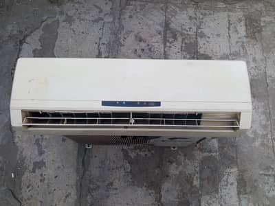 Gree 1 ton ac non-invertor