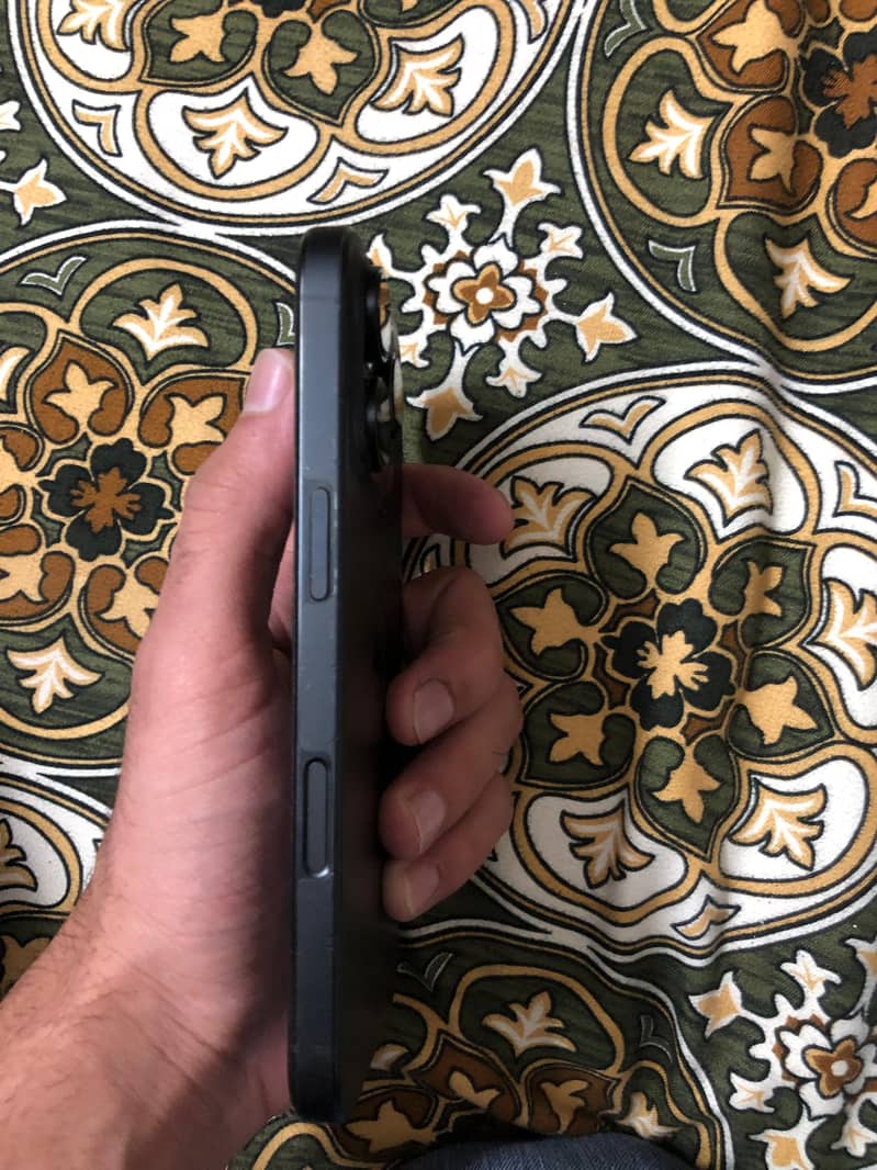 iphone 16 pro 3