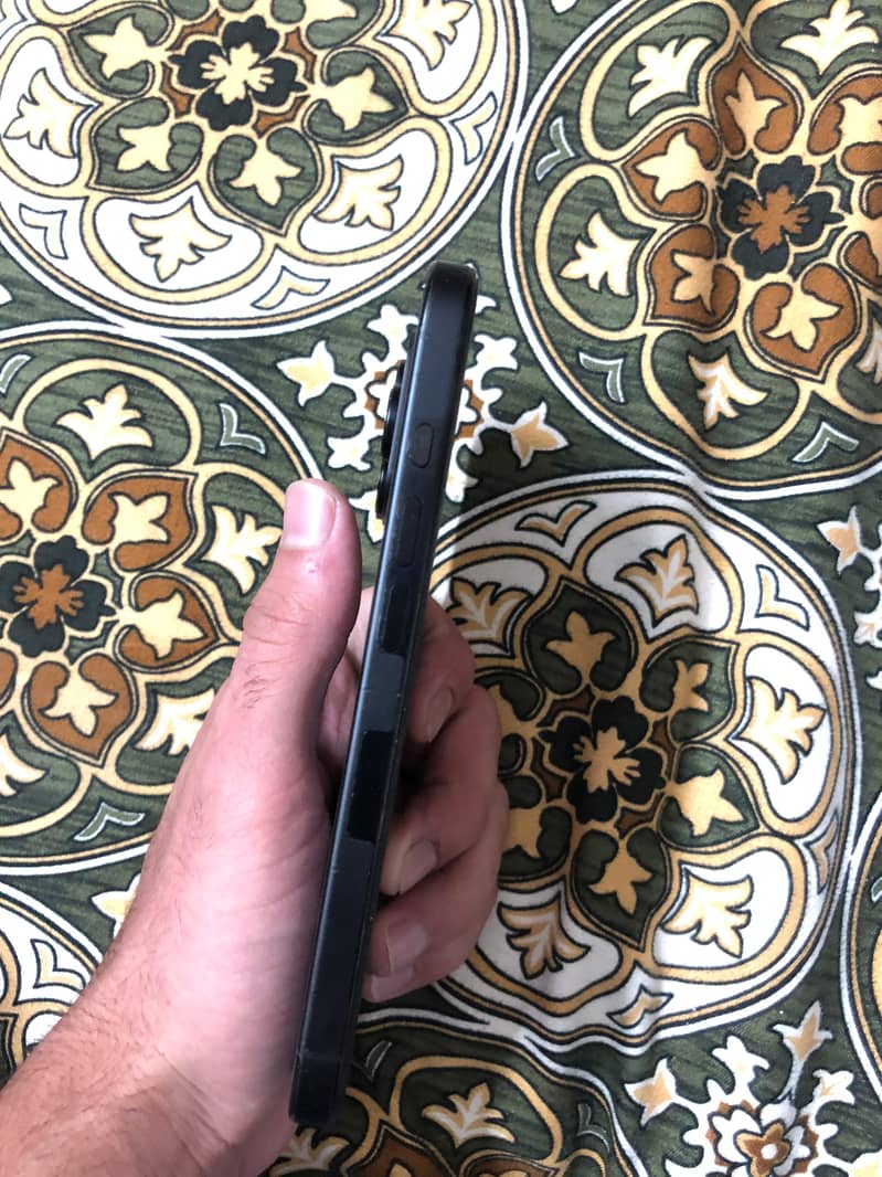 iphone 16 pro 4