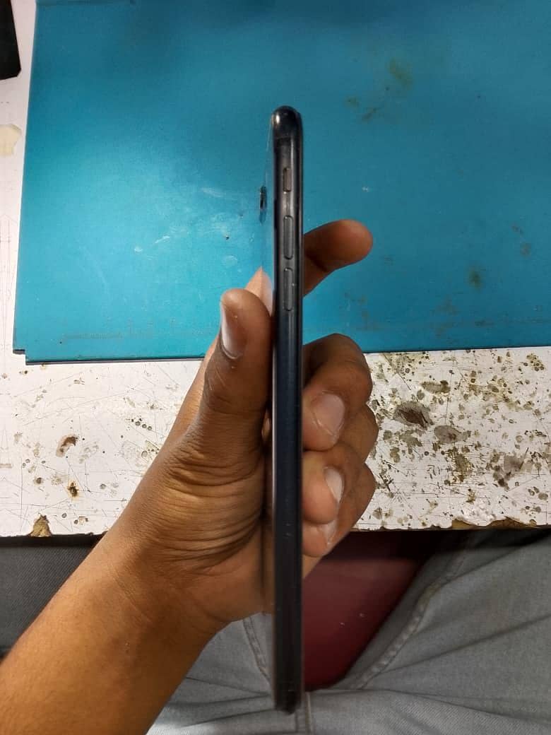 Apple iPhone 7 Plus 0