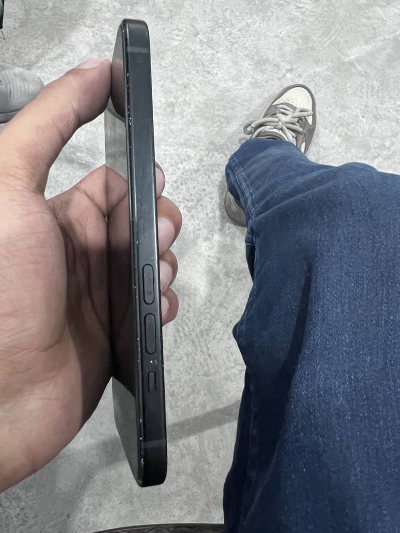 Apple iPhone 15 6