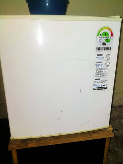 room size mini Fridge LG Excellent Condition