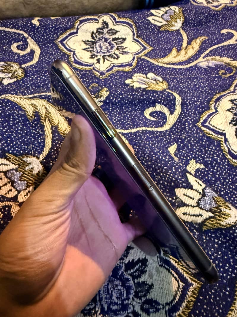 Apple iPhone 11 Pro Max 1