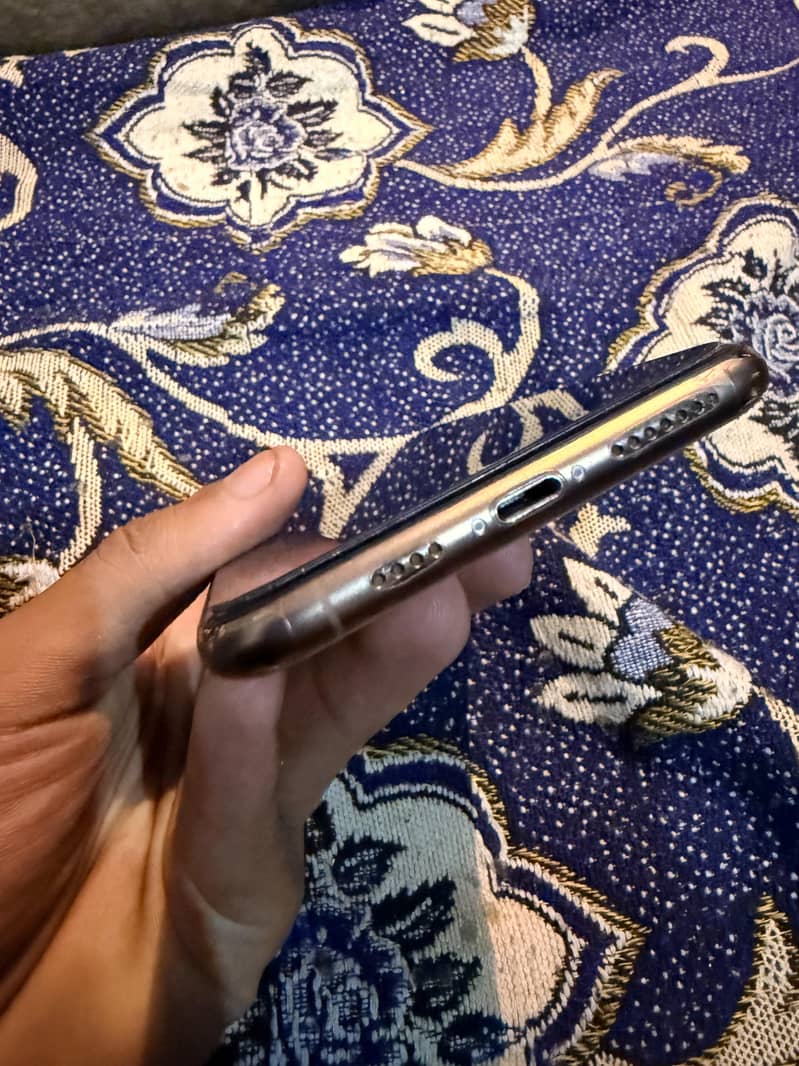Apple iPhone 11 Pro Max 3
