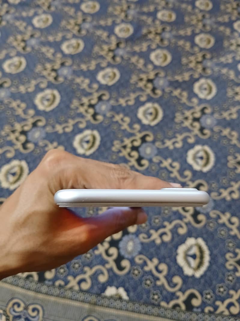 Apple iPhone 7 Plus 1