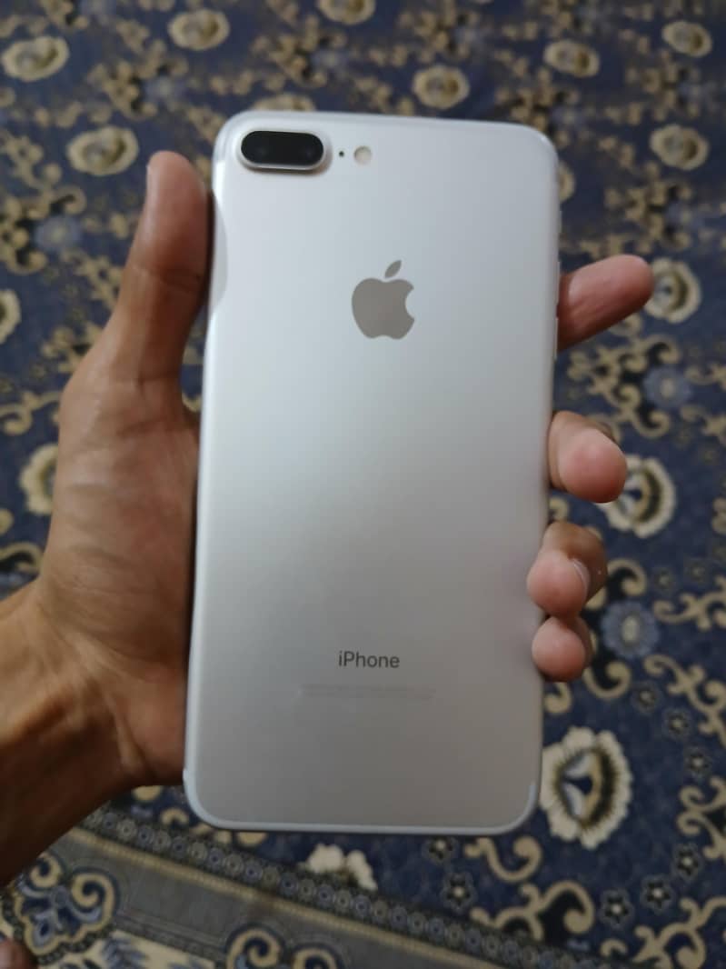 Apple iPhone 7 Plus 2