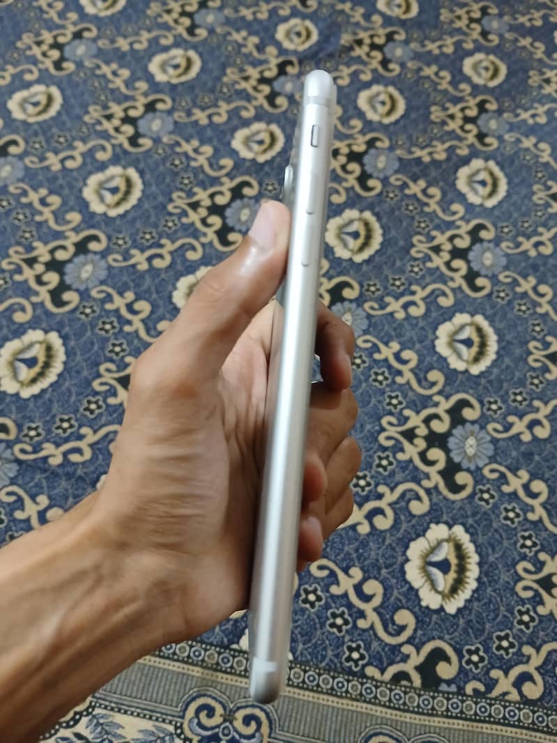 Apple iPhone 7 Plus 3