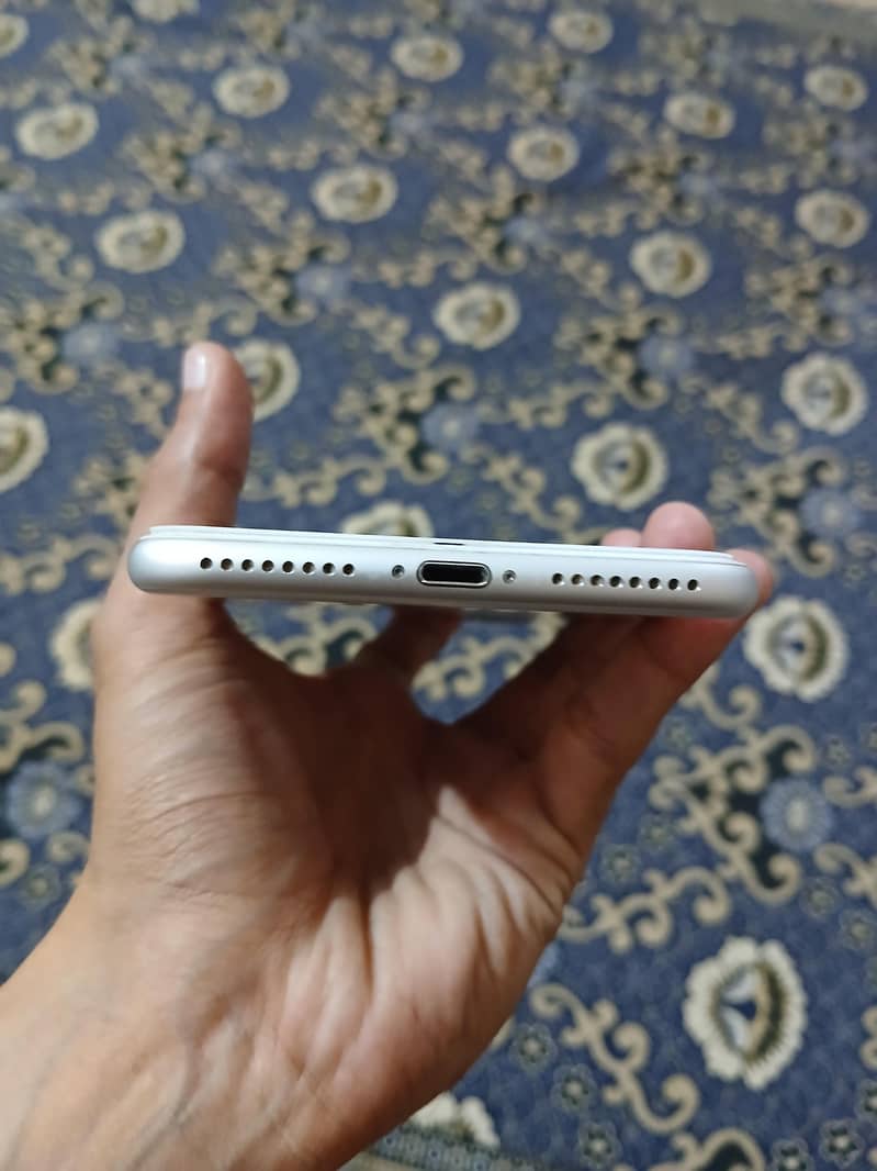 Apple iPhone 7 Plus 4