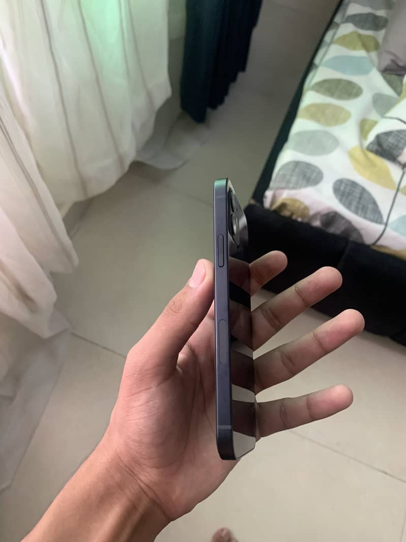 Apple iPhone 12 0