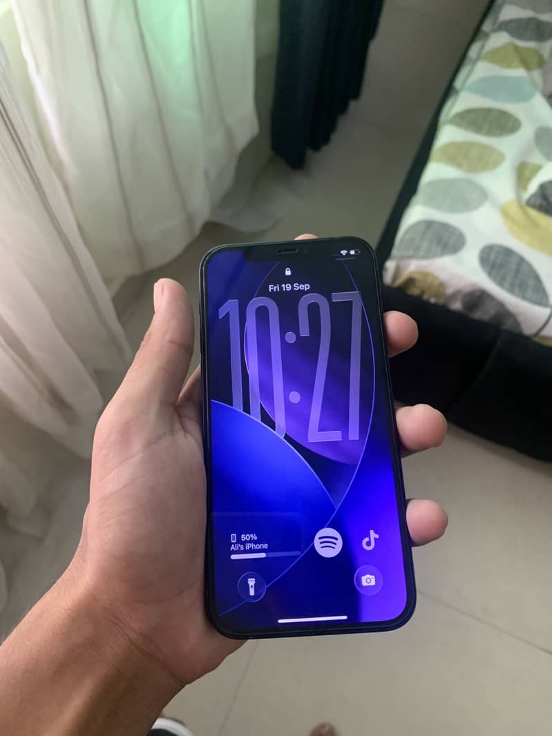 Apple iPhone 12 4