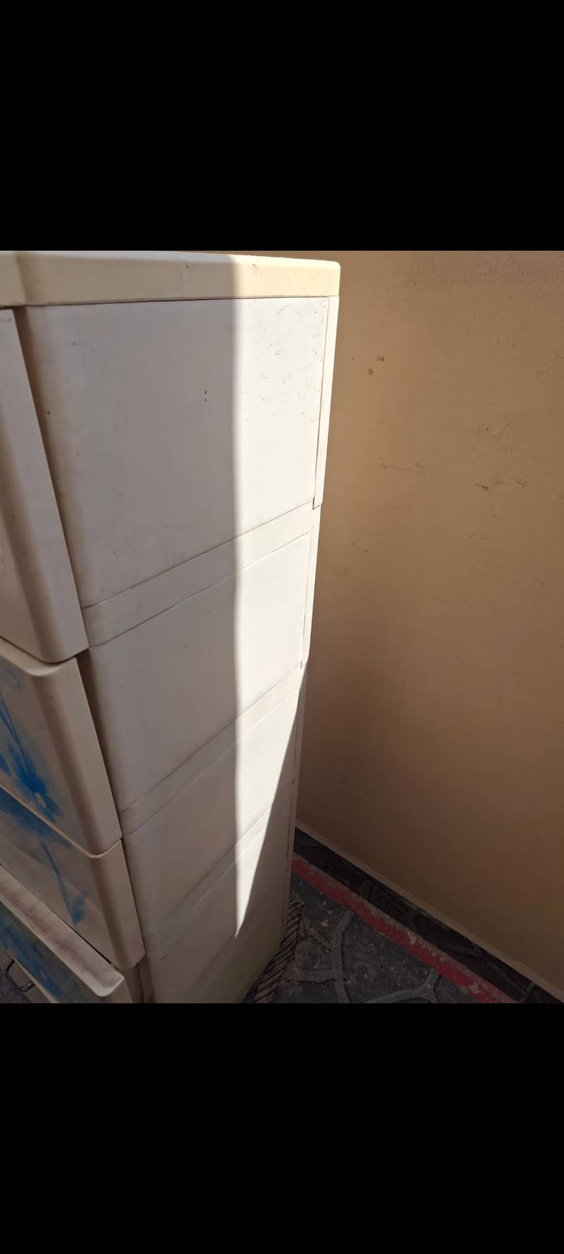 plastic wardrobe 1