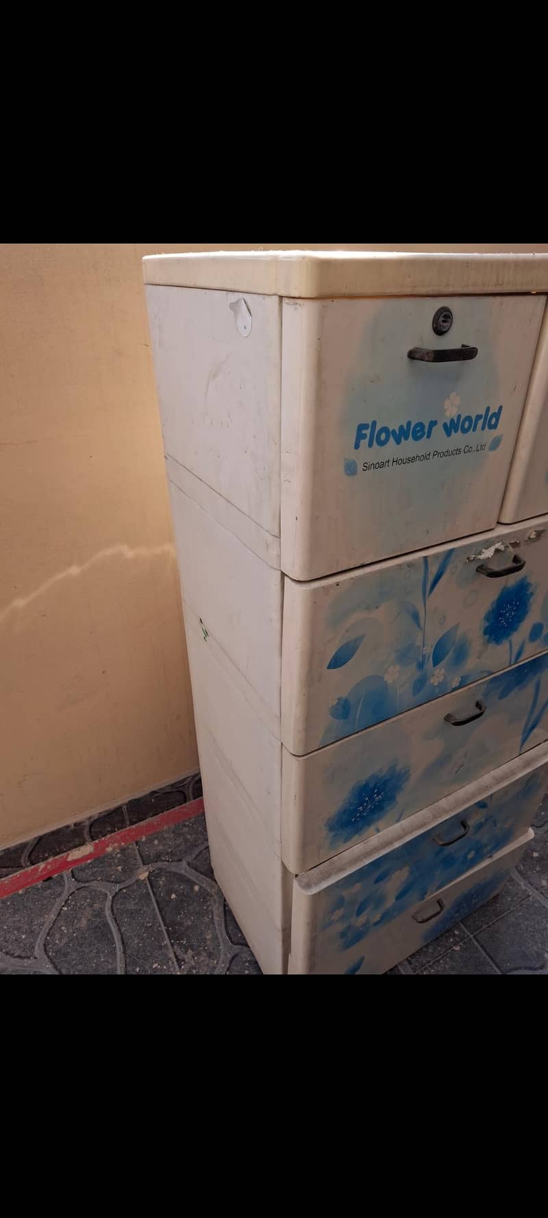 plastic wardrobe 2