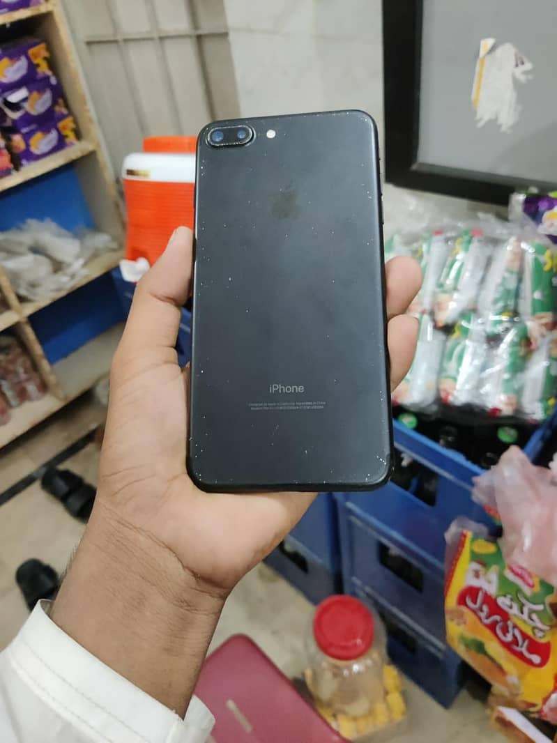 Apple iPhone 7 Plus 1
