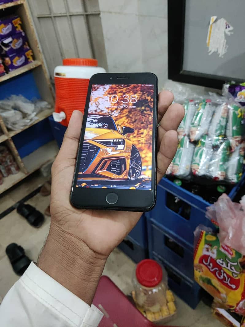 Apple iPhone 7 Plus 3