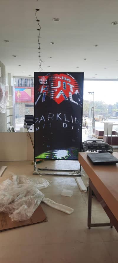 SMD screens, Polestreamers, Video Wall, Confrence screens, Rental Smd