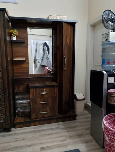 dressing table