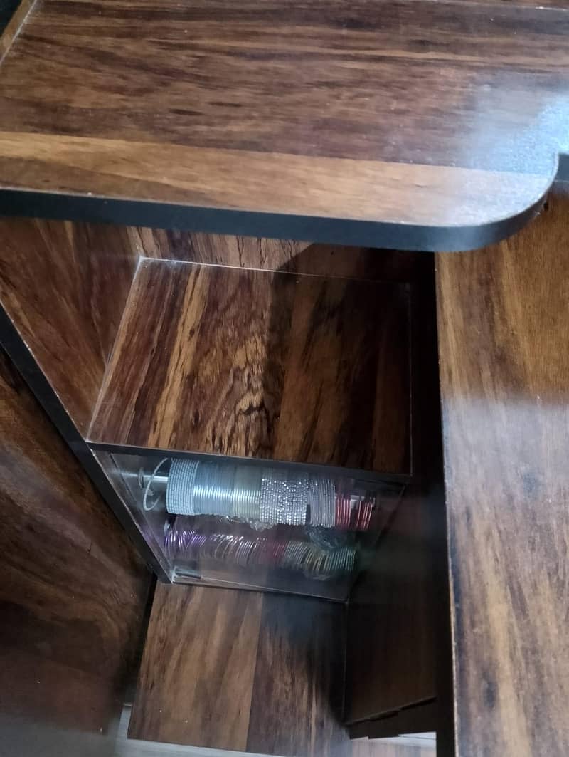 dressing table 4
