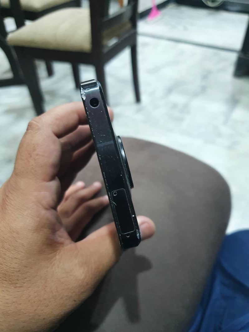 Sharp Aquos r7 1