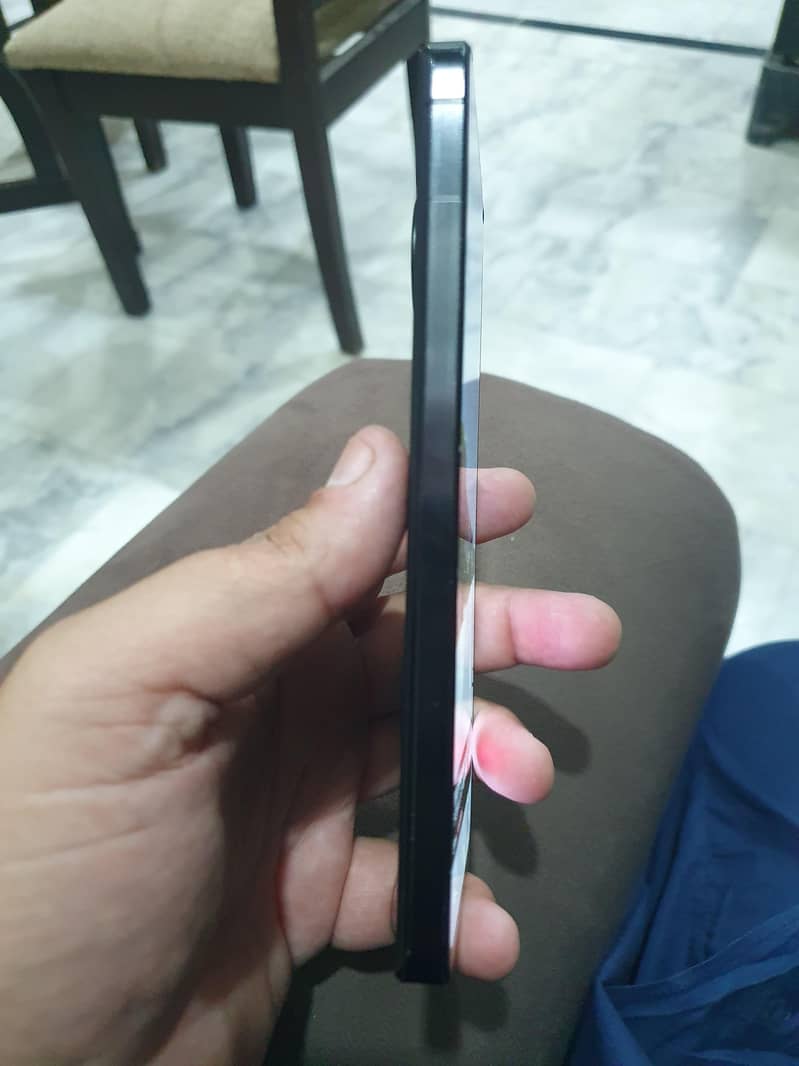 Sharp Aquos r7 4