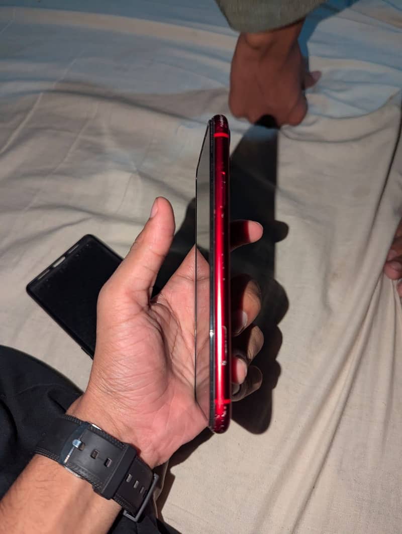 Apple iPhone 11 3