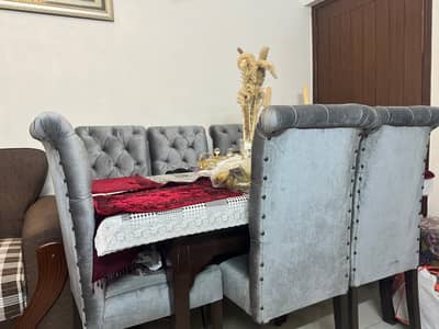 Dining table and Dressing table for sale