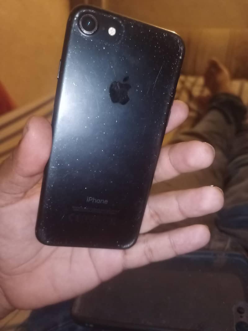 Apple iPhone 7 2