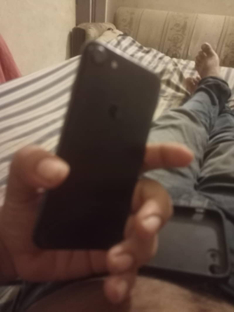 Apple iPhone 7 7