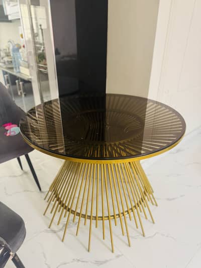 Dining tablewith 4 chairs