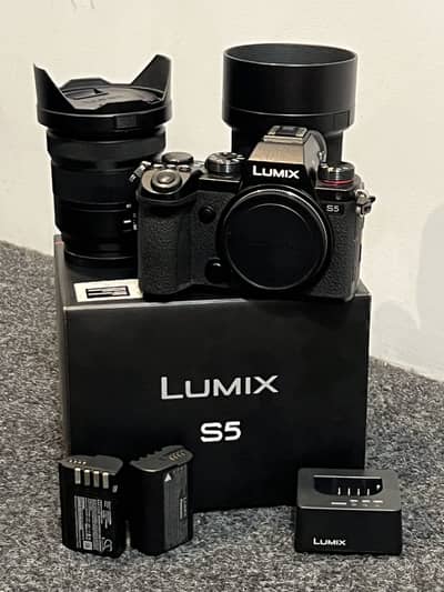 Panasonic Lumix S5 - Lumix 50mm - Lumix 20-60mm