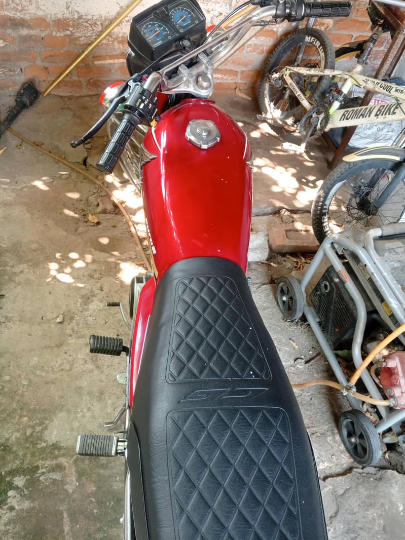 honda-125-standard-bikes-1115412334