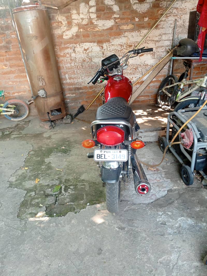 honda-125-standard-bikes-1115412334
