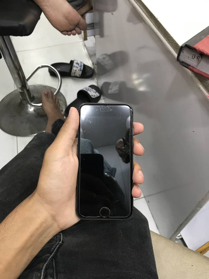 Apple iPhone 8 official PTA 2