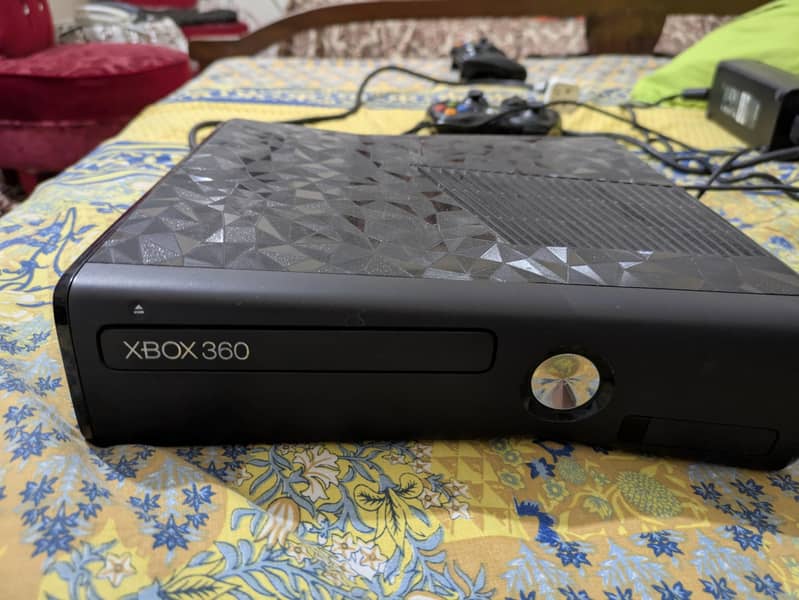 Xbox 360 slim 0