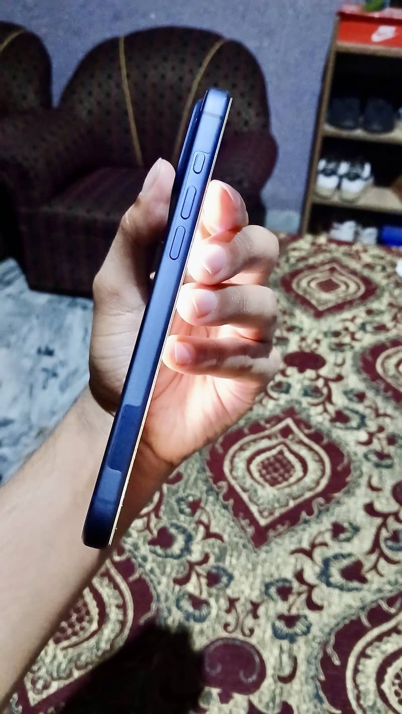 iPhone 17 Pro Max 5