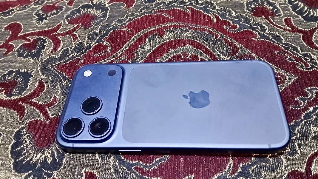 iPhone 17 Pro Max 6