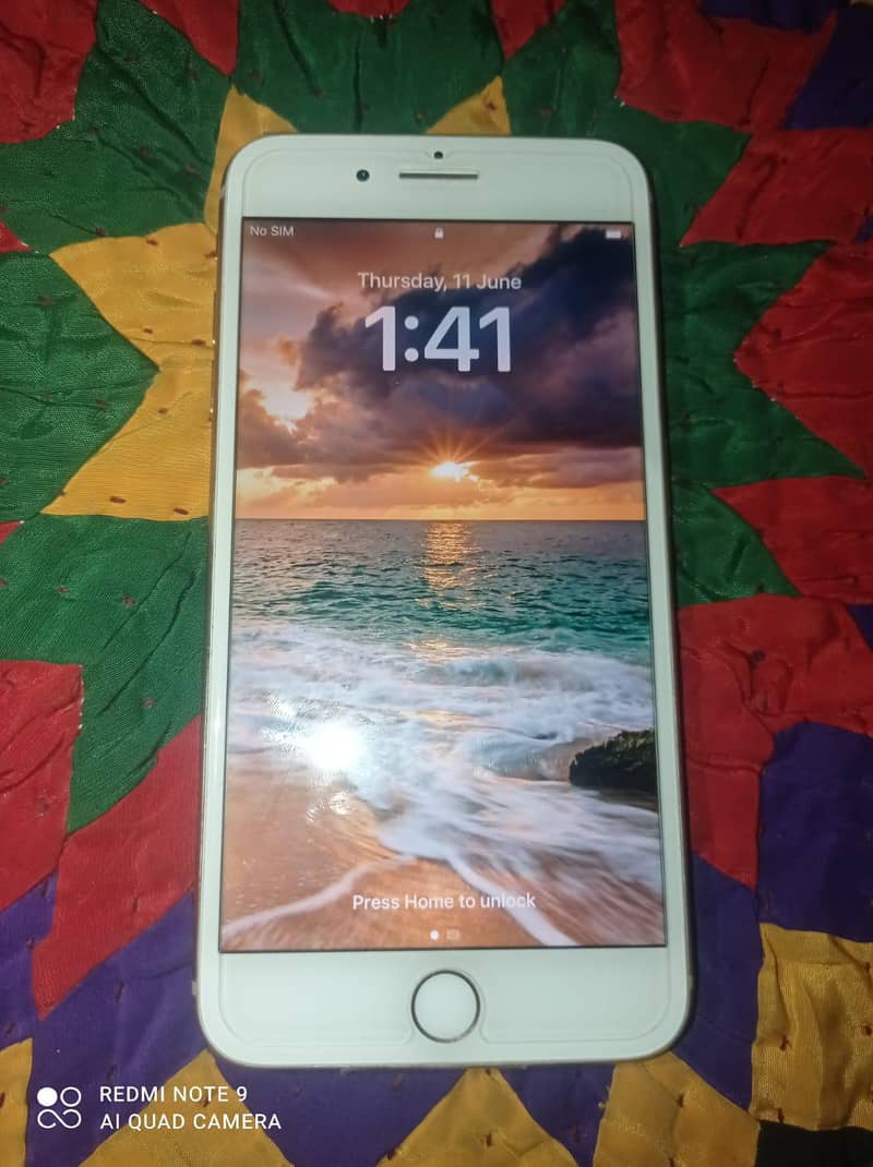 Apple iPhone 8 Plus 0