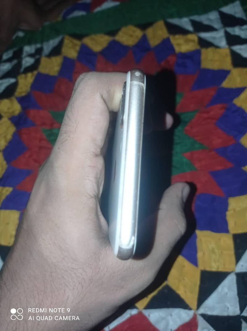 Apple iPhone 8 Plus 3