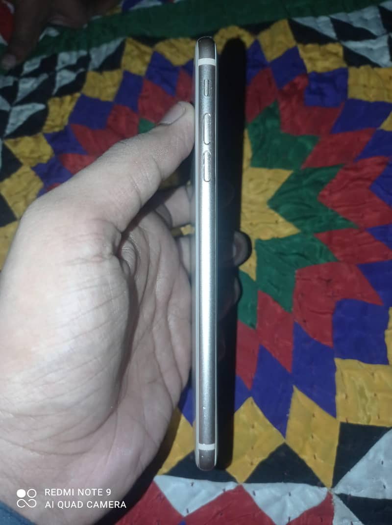Apple iPhone 8 Plus 4